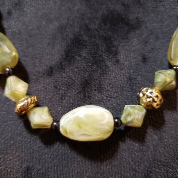 Womens Fashion Lemon Jasper Faceted Stones Haematite Spacers Necklace w/ Lobster - Picture 3 of 6